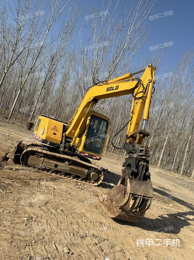 駕駛室整體（整機外觀）