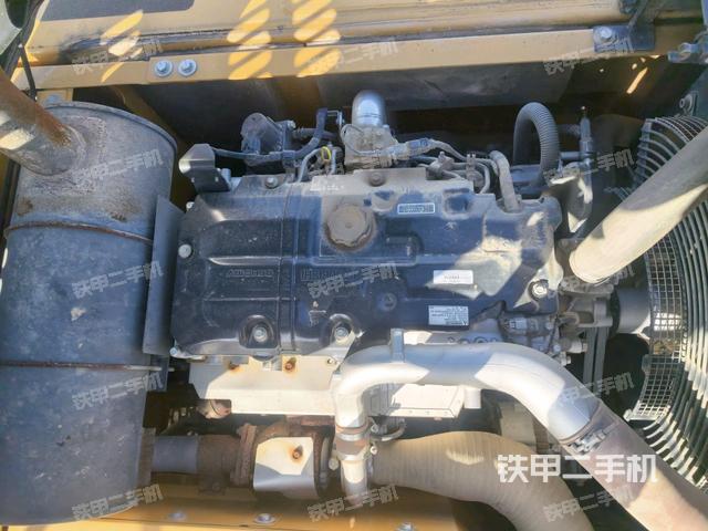 發(fā)動(dòng)機(jī)室（上車部件）