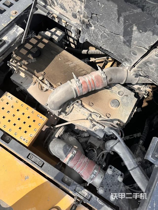 發(fā)動(dòng)機(jī)室（上車部件）