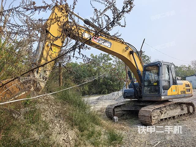 徐工XE215D挖掘機(jī)