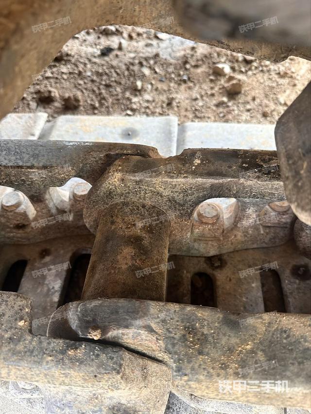 左驅(qū)動(dòng)輪（行走機(jī)構(gòu)）