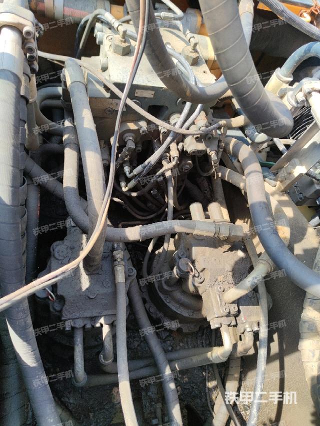 回轉(zhuǎn)馬達(dá)（上車部件）