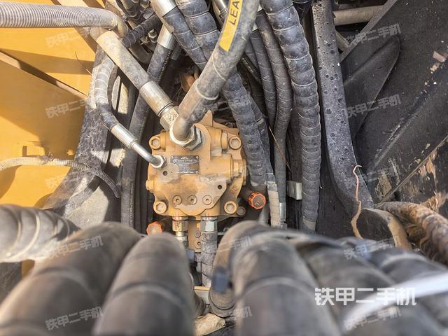 回轉(zhuǎn)馬達（上車部件）