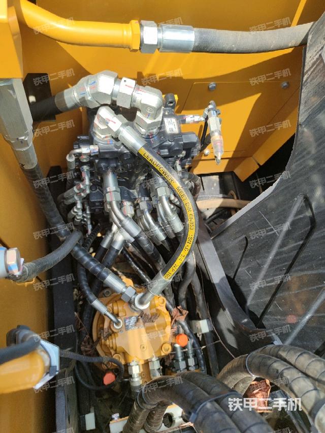 回轉(zhuǎn)馬達(dá)（上車部件）