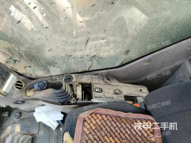 座椅右側(cè)控制臺(tái)/鑰匙門/油門/含右手柄（駕駛室部分）