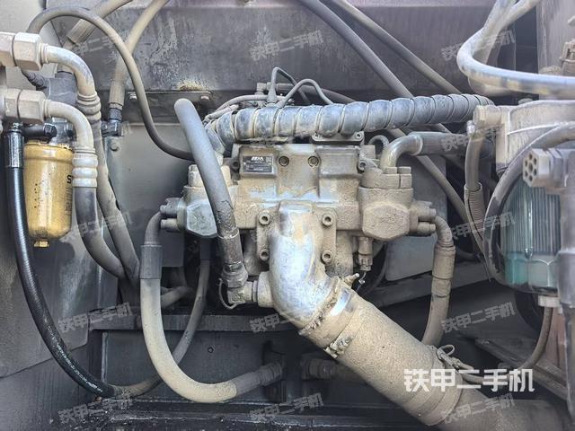 液壓泵艙室正面整體（整機(jī)外觀）