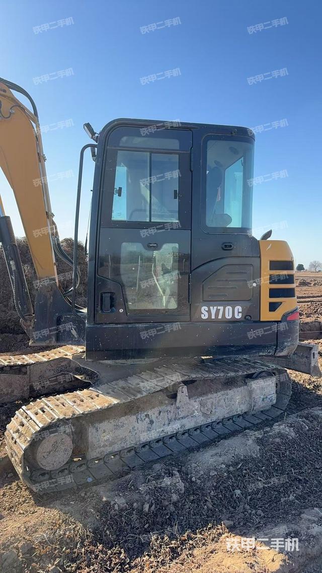 駕駛室整體（整機外觀）