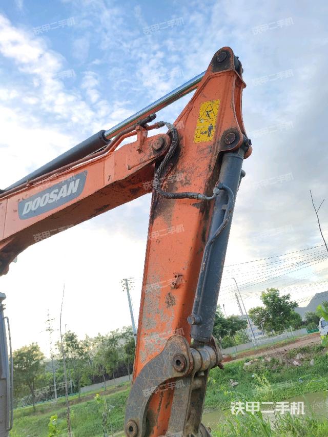 小臂整體右前（工作和回轉(zhuǎn)裝置）