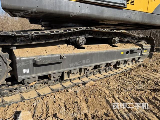 單側(cè)履帶整體（整機(jī)外觀）