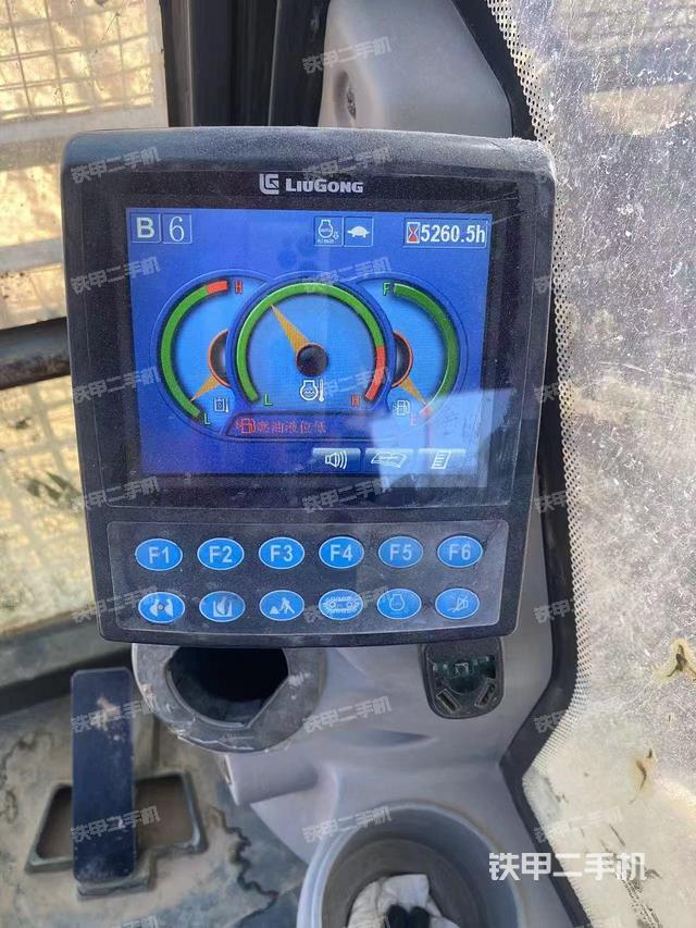 駕駛室整體（整機(jī)外觀）