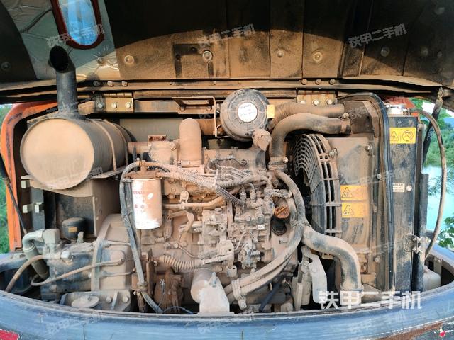 發(fā)動(dòng)機(jī)室（上車部件）