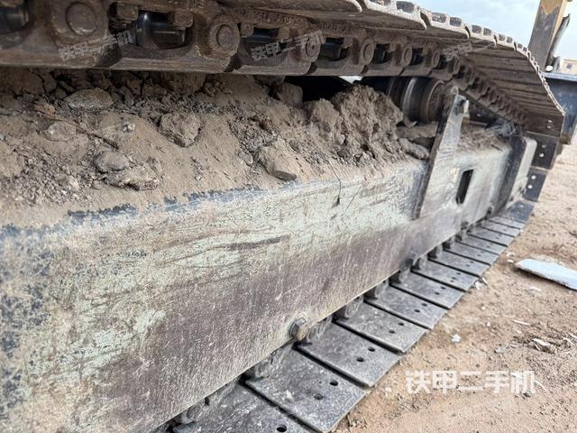 单侧履带整体（整机外观）