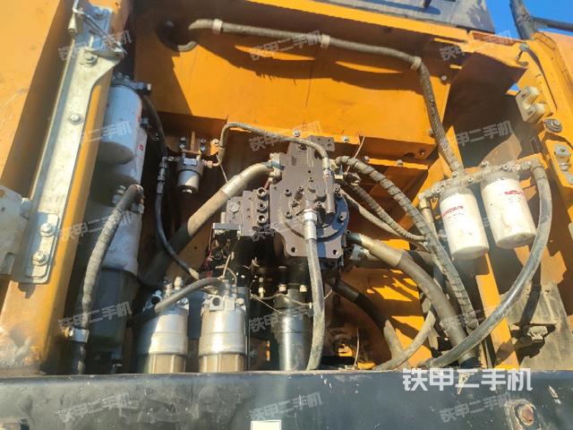 液壓泵斜45?左（大件艙室）