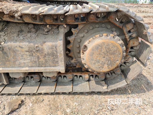 左驅(qū)動(dòng)輪（行走機(jī)構(gòu)）