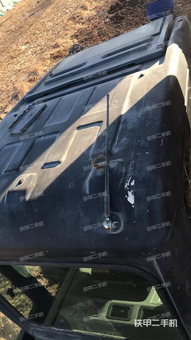 駕駛室頂部（整機外觀）