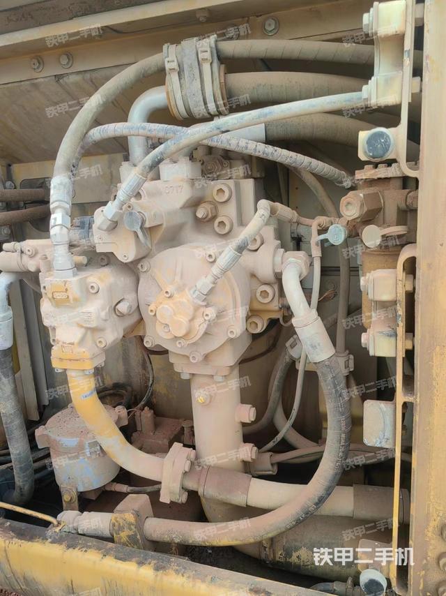 液壓泵斜45?左（大件艙室）