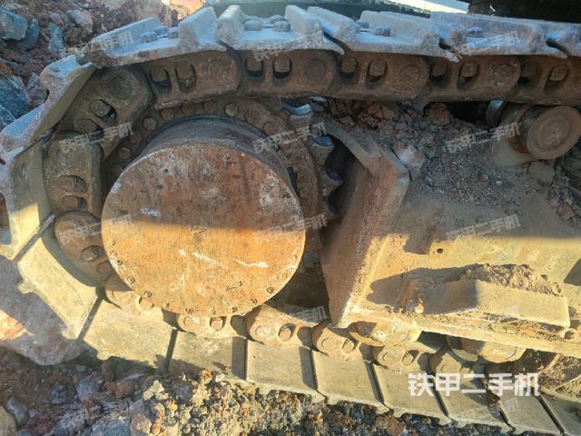 右驅(qū)動輪（行走機(jī)構(gòu)）