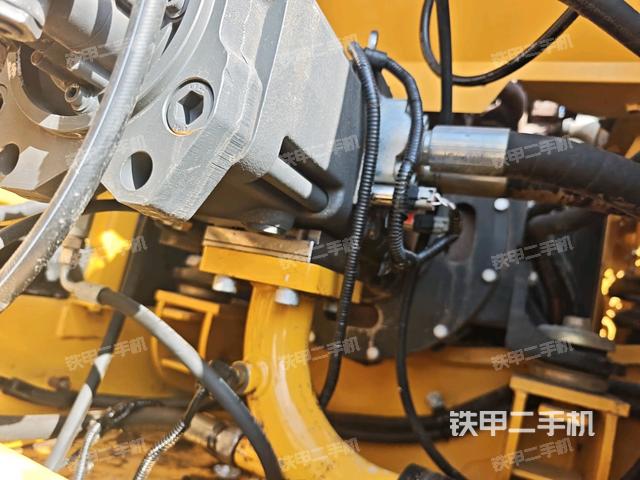 液壓泵斜45?左（大件艙室）