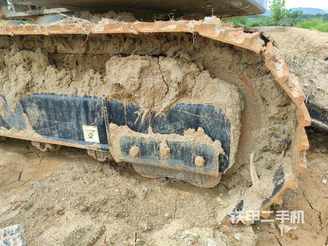 右側(cè)履帶整體?（行走機(jī)構(gòu)）