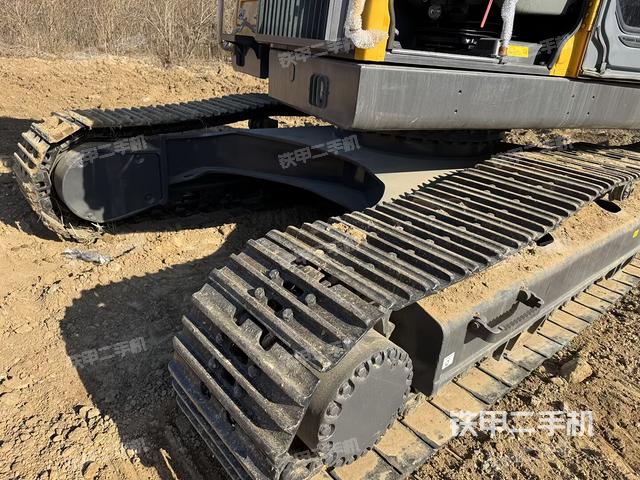 駕駛室頂部（整機(jī)外觀）