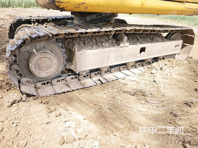 左驅(qū)動輪（行走機構(gòu)）