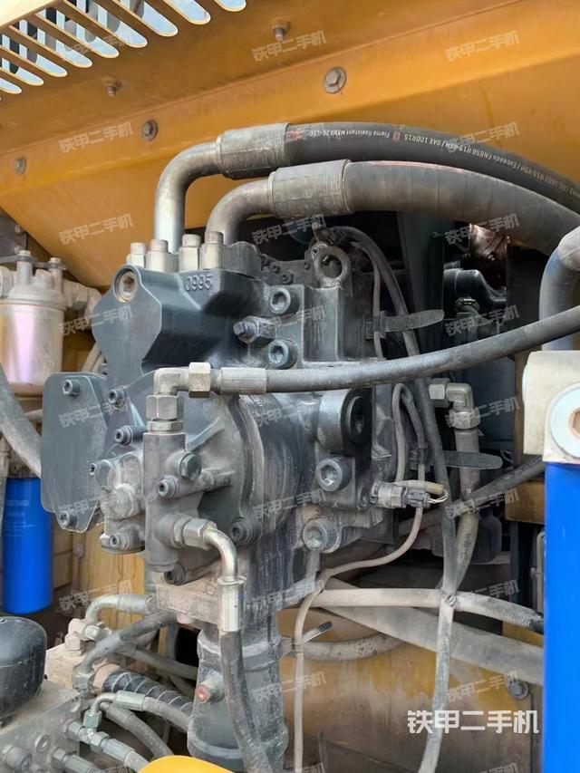 液壓泵艙室正面整體（整機(jī)外觀）