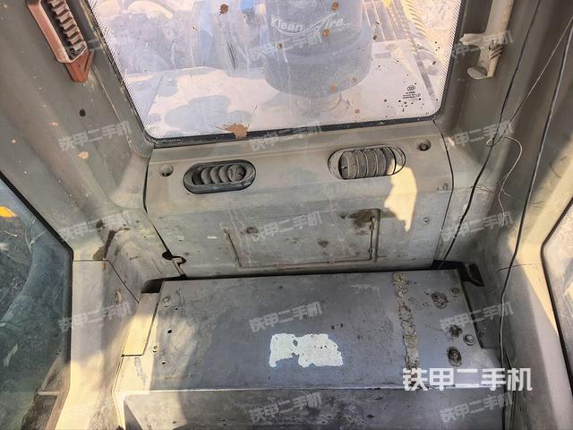 后窗玻璃角標(biāo)（駕駛室部分）