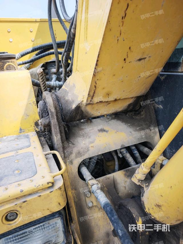 大臂根部?斜（工作和回轉(zhuǎn)裝置）