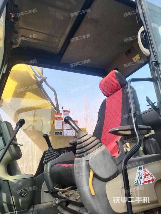 駕駛室頂部（整機(jī)外觀）