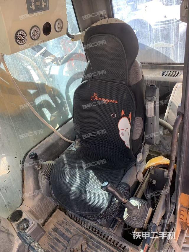 驾驶室整体（整机外观）