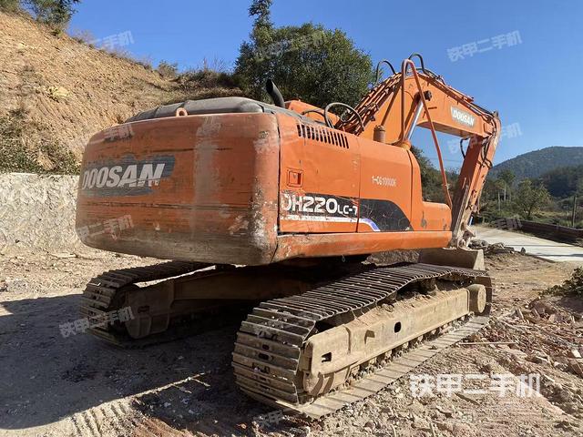 整機右后45°（整機外觀）