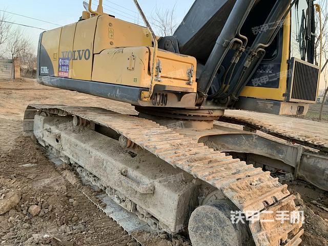 單側(cè)履帶整體（整機(jī)外觀）