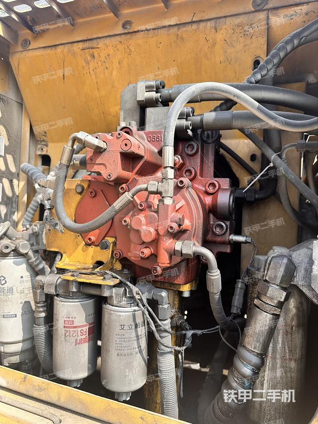 液壓泵斜45?左（大件艙室）