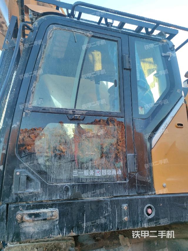 駕駛室正側(cè)（駕駛室部分）