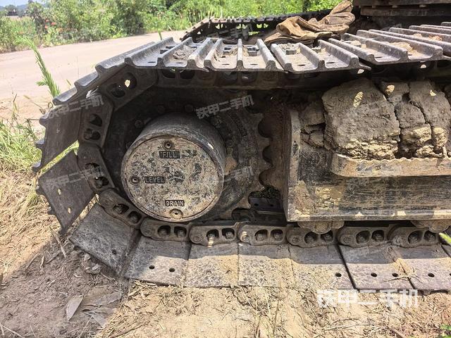 右驅(qū)動輪（行走機構）