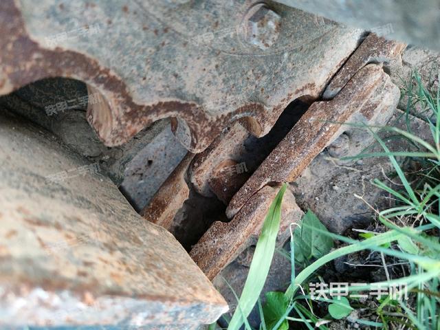 左側(cè)行走馬達(dá)蓋板（行走機(jī)構(gòu)）