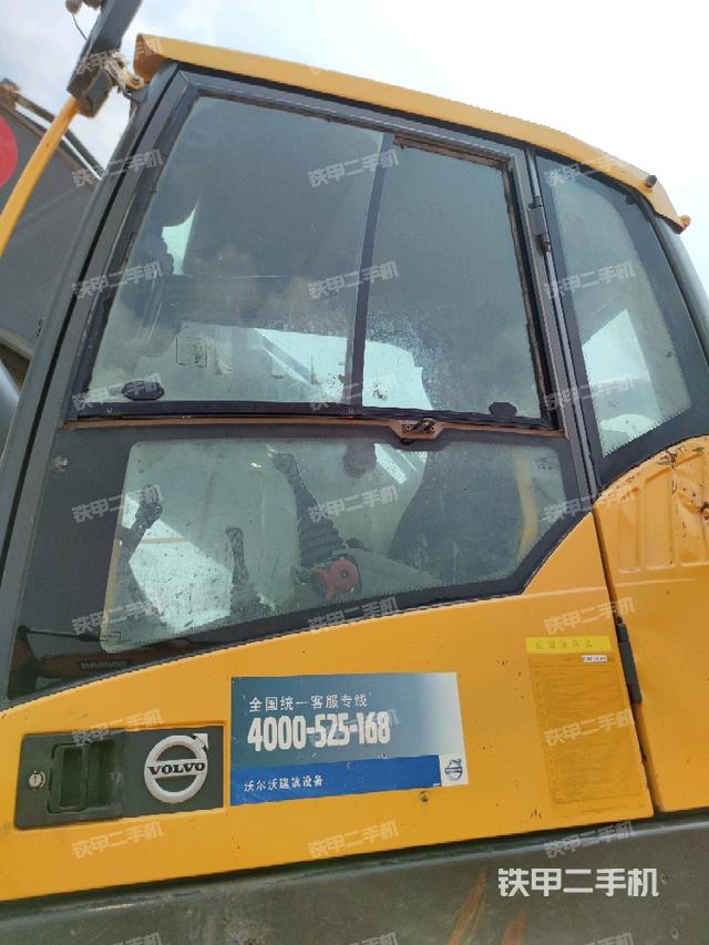 駕駛室正側(cè)（駕駛室部分）