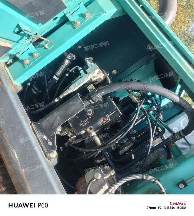 液壓泵艙室正面整體（整機(jī)外觀）