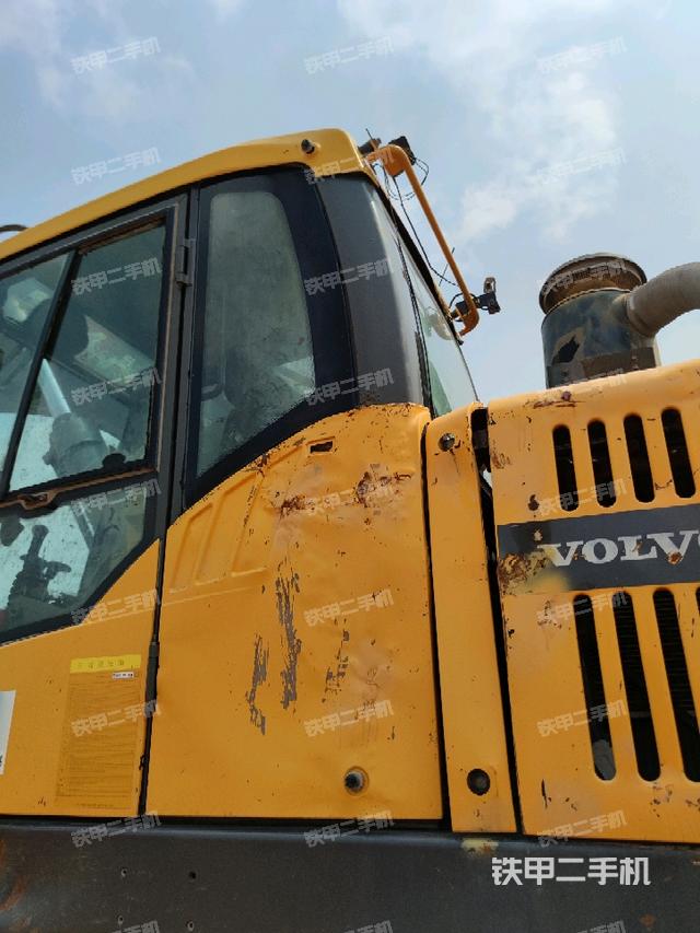 駕駛室左后45度（駕駛室部分）