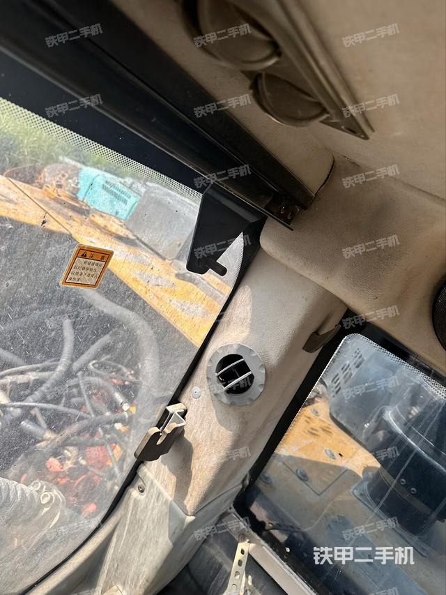 后窗玻璃角標(biāo)（駕駛室部分）