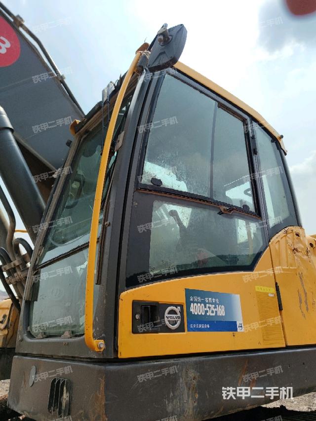 駕駛室左前45度（駕駛室部分）