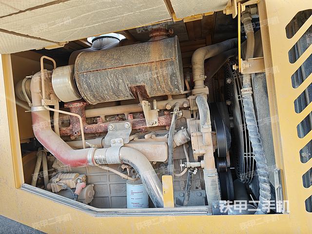 發(fā)動(dòng)機(jī)左側(cè)（整機(jī)外觀及大件）