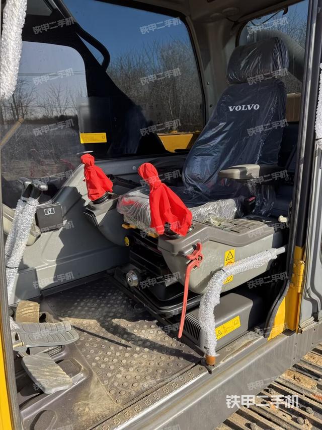 駕駛室整體（整機(jī)外觀）