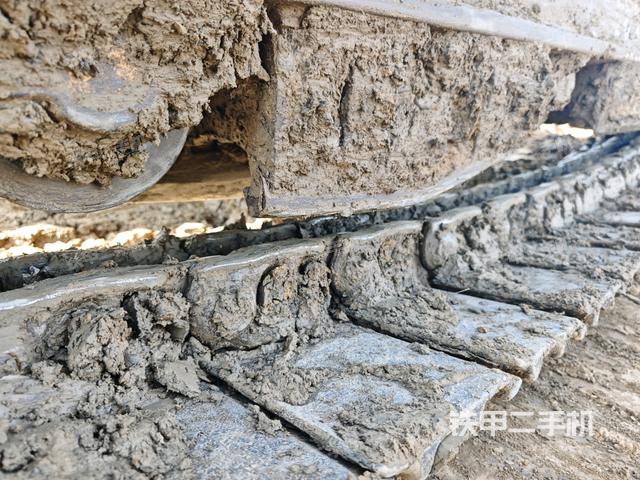 右側(cè)履帶整體（行走機(jī)構(gòu)）