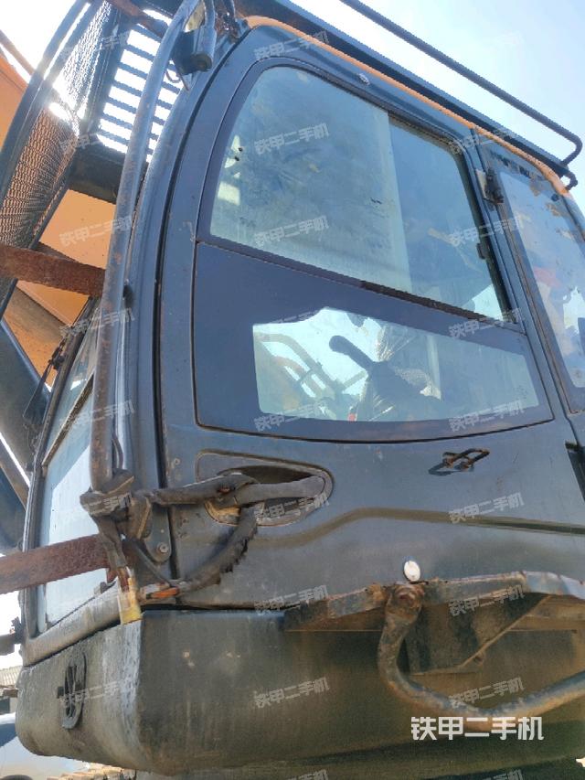 駕駛室左前45度（駕駛室部分）