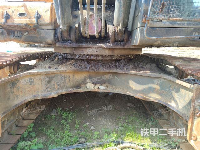 轉(zhuǎn)盤和下車架正前（工作和回轉(zhuǎn)裝置）