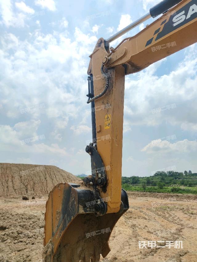 小臂整體左后（工作和回轉(zhuǎn)裝置）