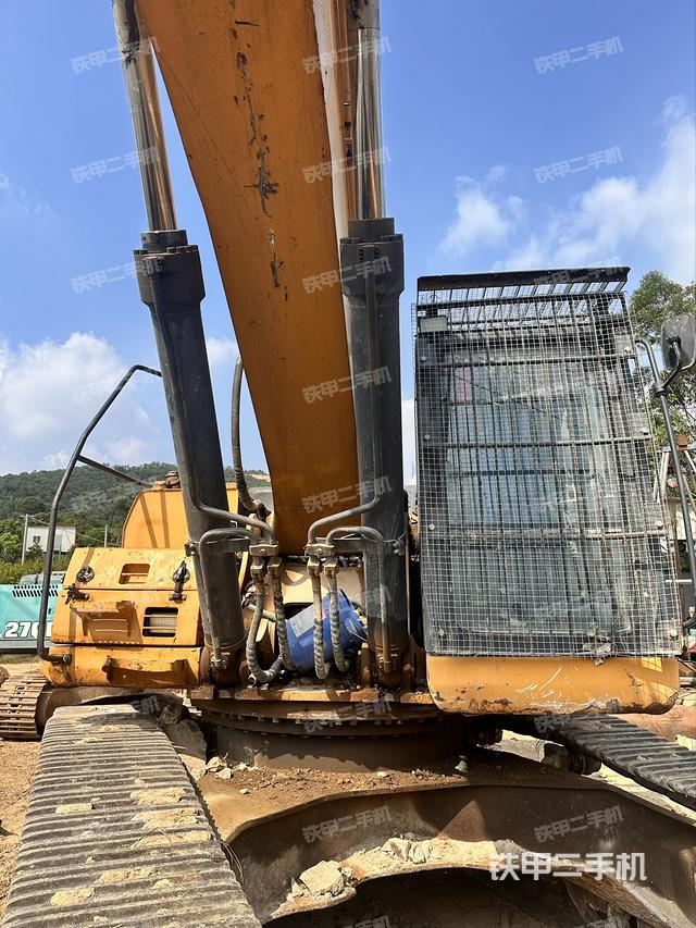 大臂油缸整體?豎拍（工作和回轉(zhuǎn)裝置）