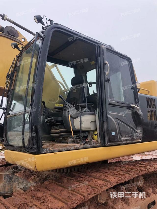 座椅左側(cè)控制臺/音響/含左手柄（駕駛室部分）