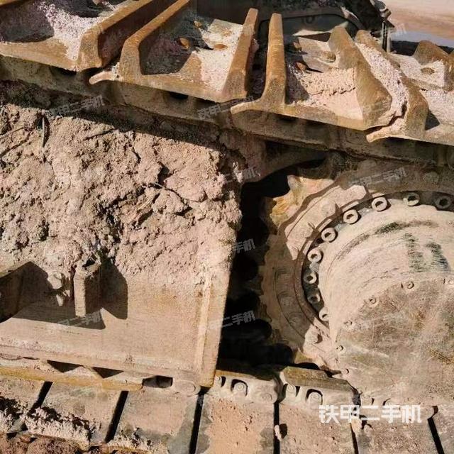 單側(cè)履帶整體（整機(jī)外觀）